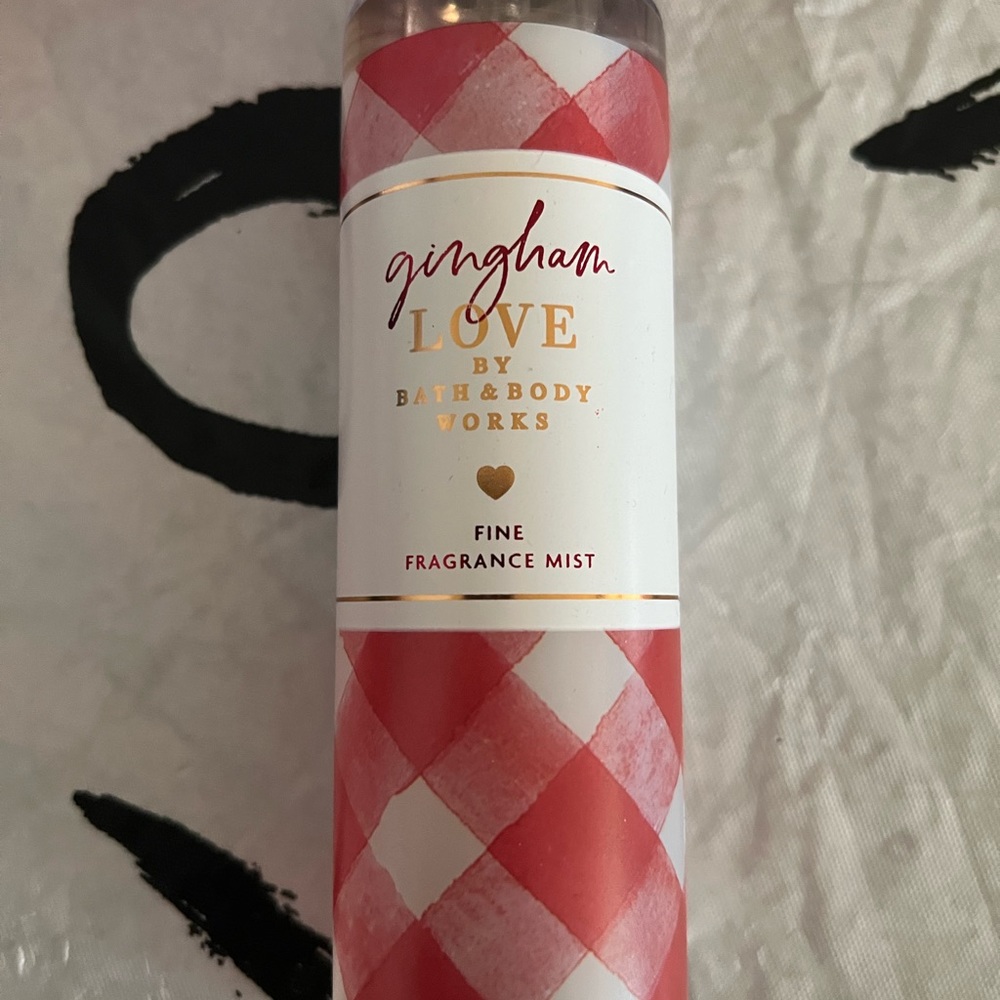 Gingham love spray